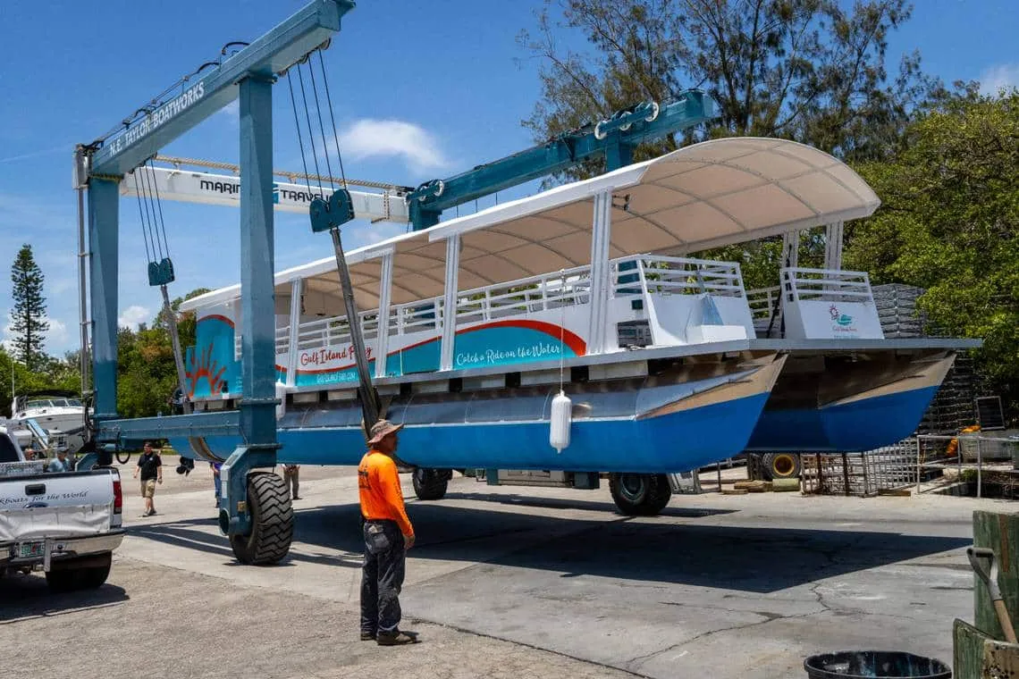 anna maria island water taxi arrives (1)